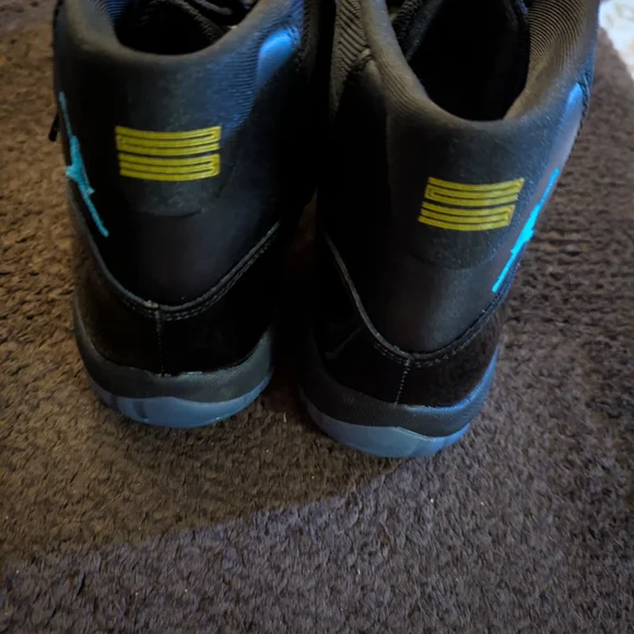 Air Jordan 11 Retro Gamma Sneakers